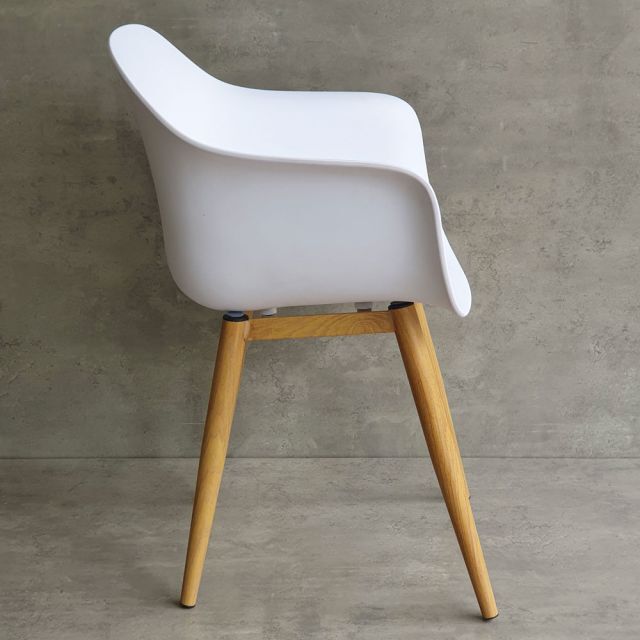 ghe-eames-nhua-chan-sat-3