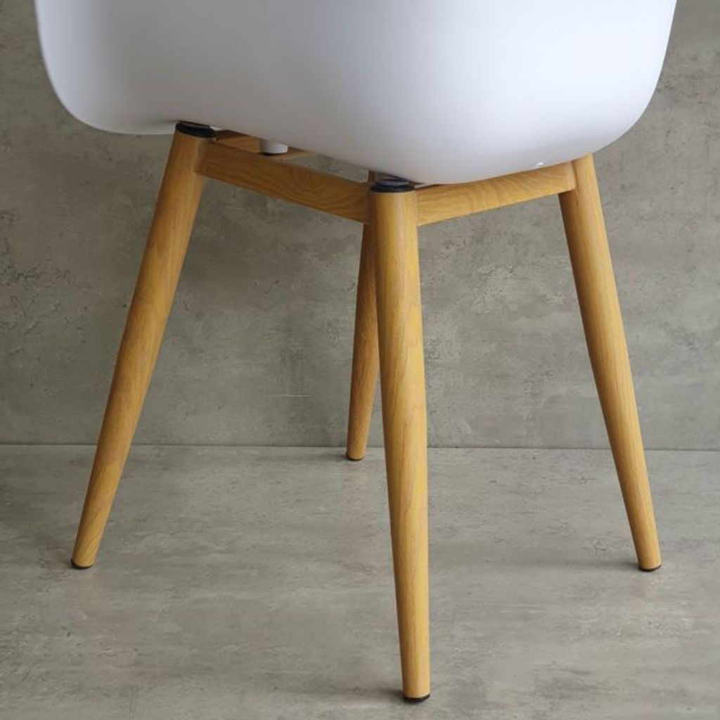 ghe-eames-nhua-chan-sat-5