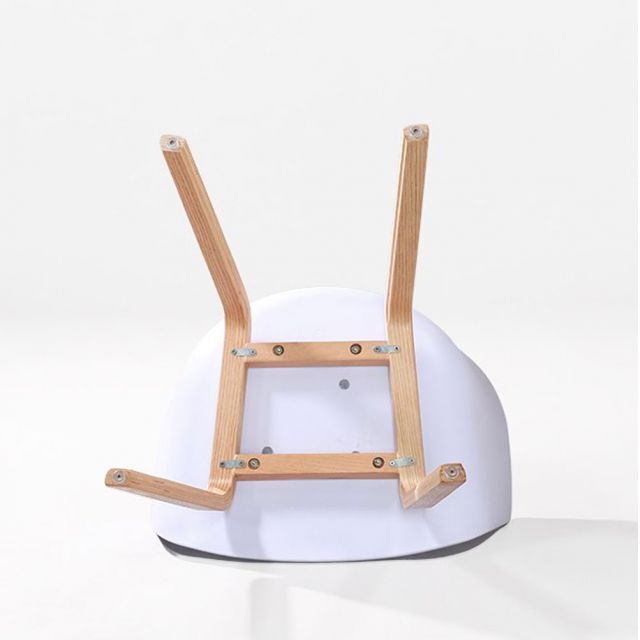 ghe-nhua-eames-chan-sat-cao-cap-4