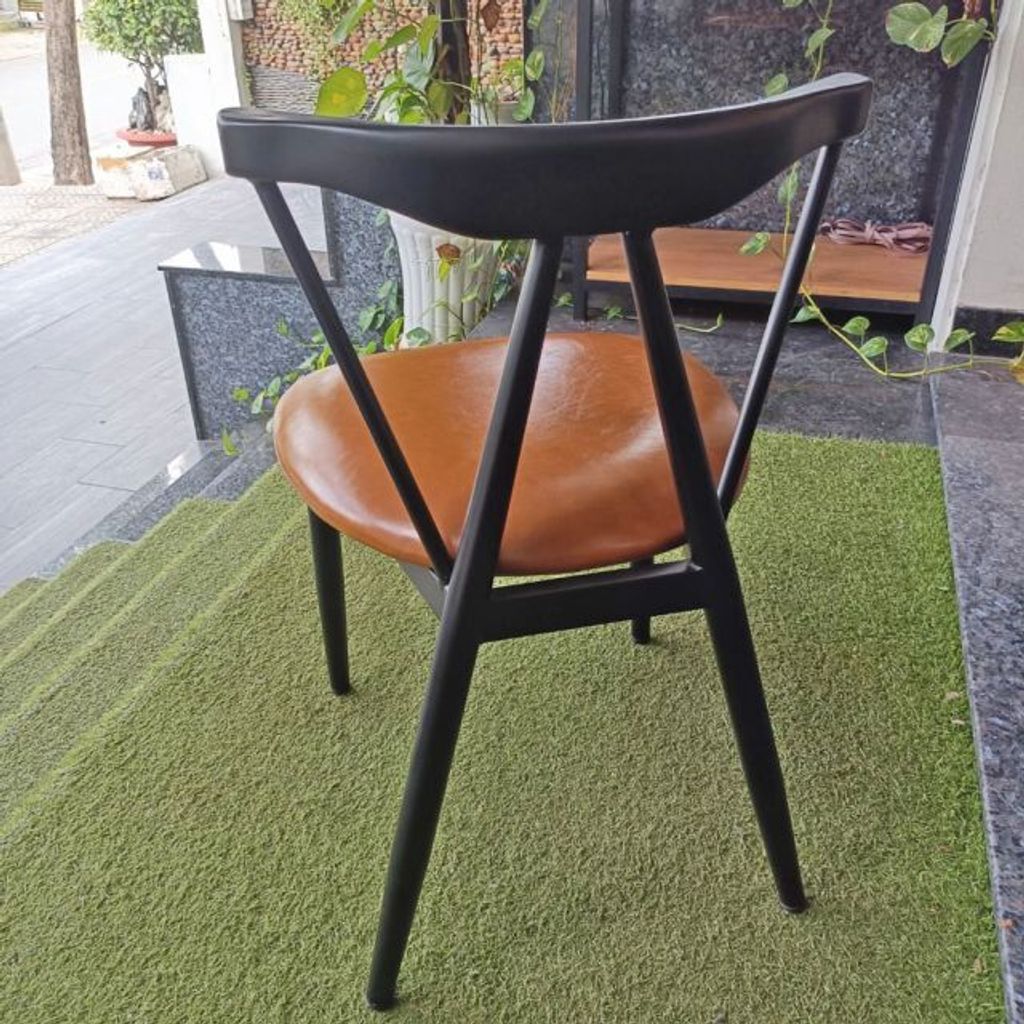 ghe-cafe-khung-sat-boc-nem-4