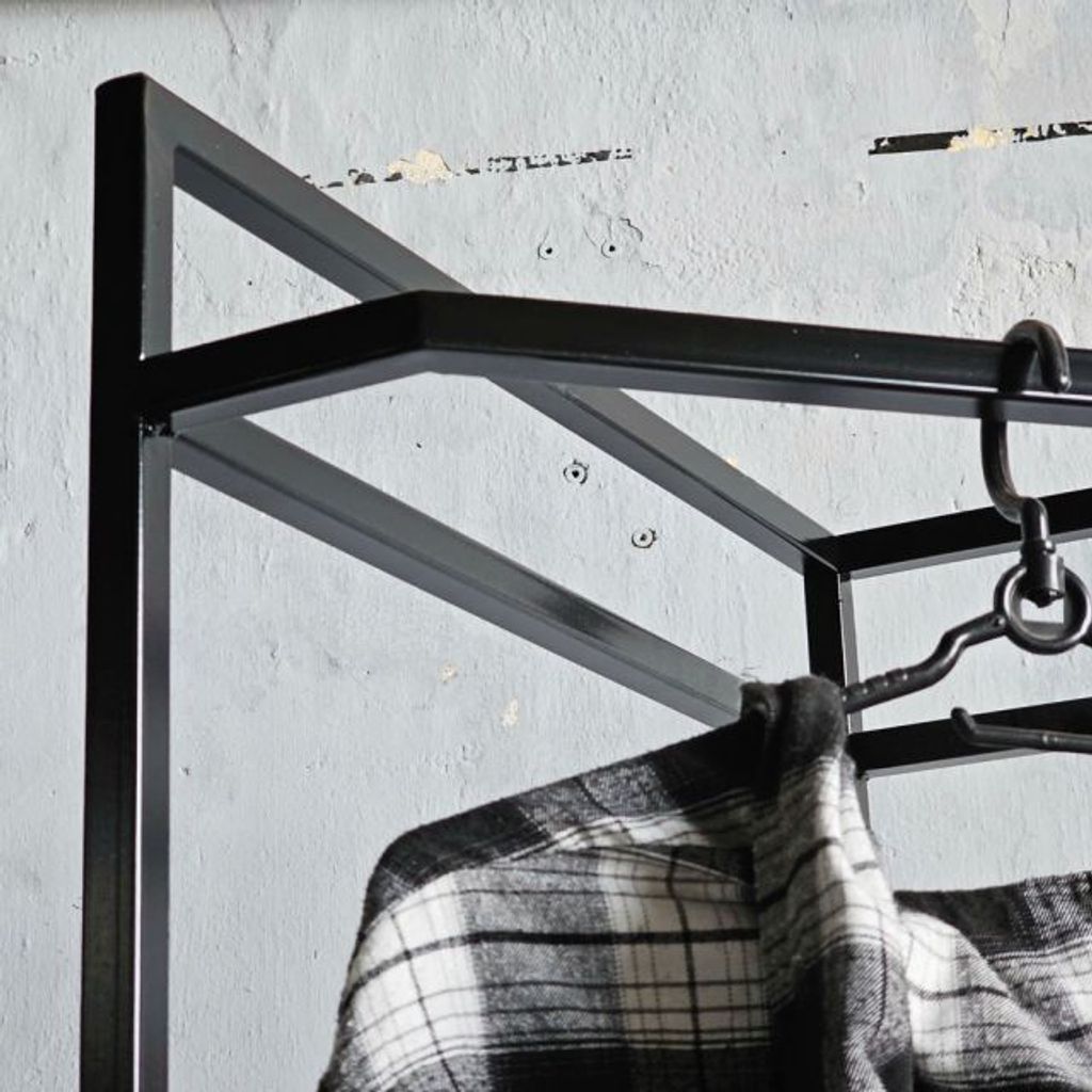 ke-goc-treo-quan-ao-khung-sat-4