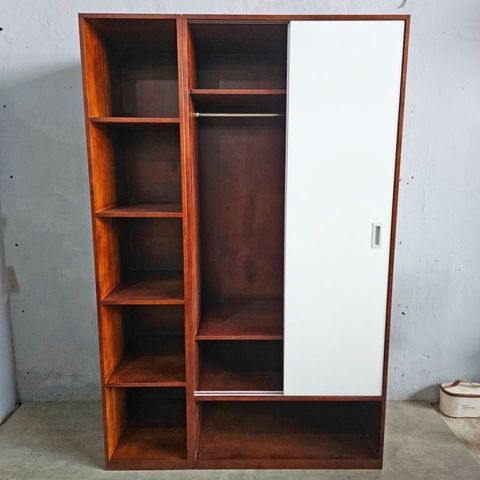 tu-quan-ao-cua-lua-go-cao-su-6