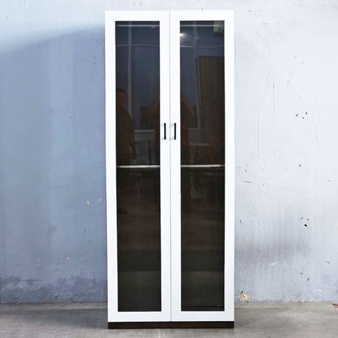 tu-quan-ao-cua-kinh-3