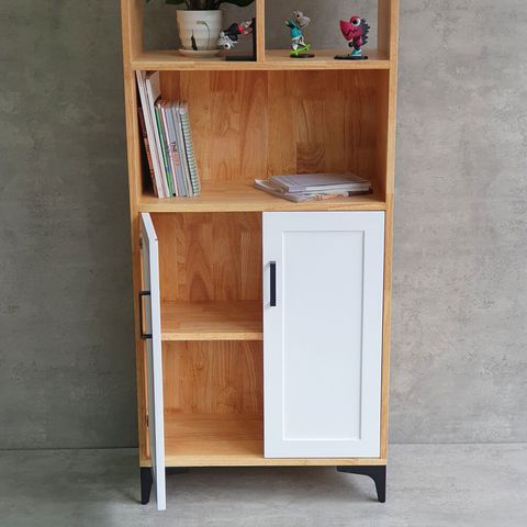 tu-trung-bay-phong-khach-go-cao-su6