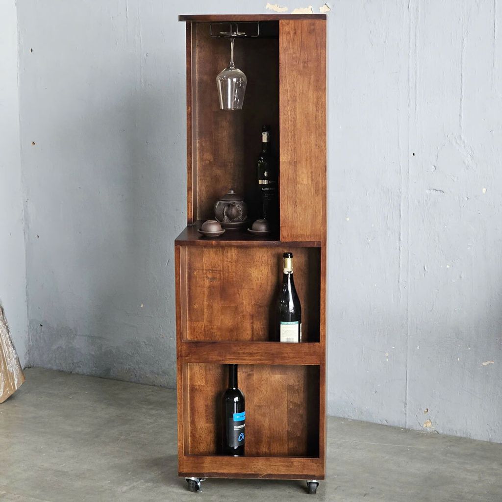 tu-ke-ruou-goc-tuong-go-cao-su-co-banh-xe-di-dong-3