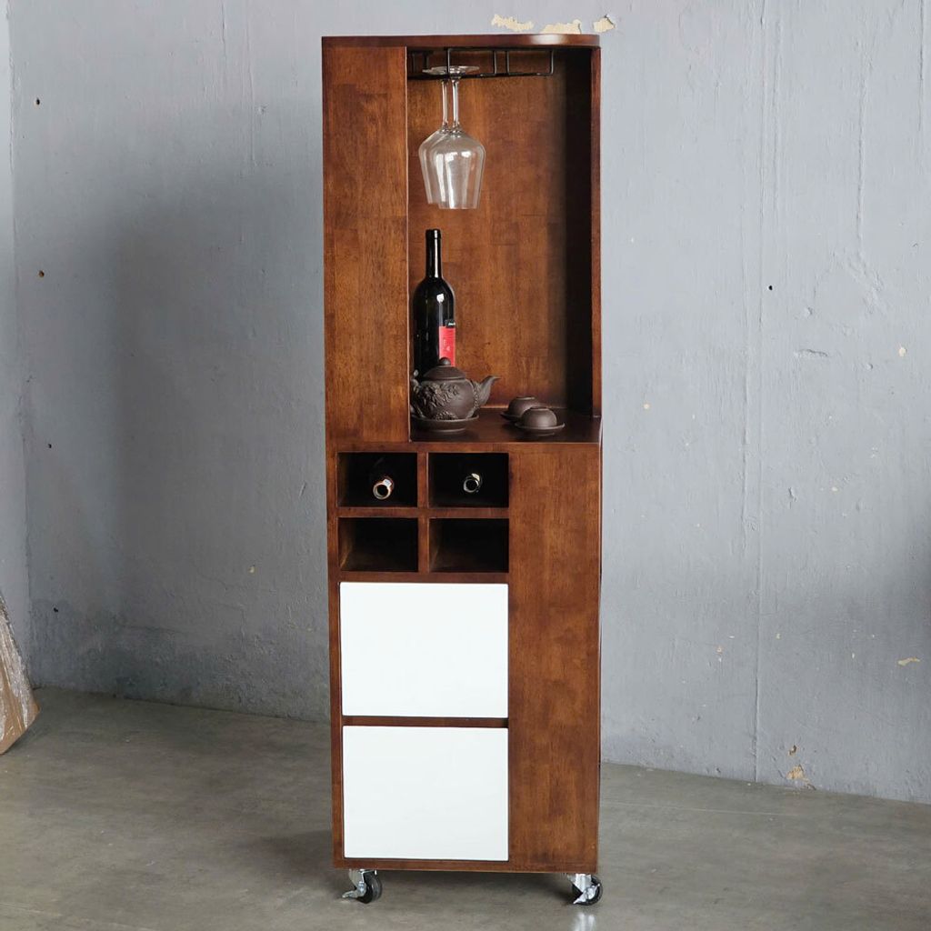 tu-ke-ruou-goc-tuong-go-cao-su-co-banh-xe-di-dong-4