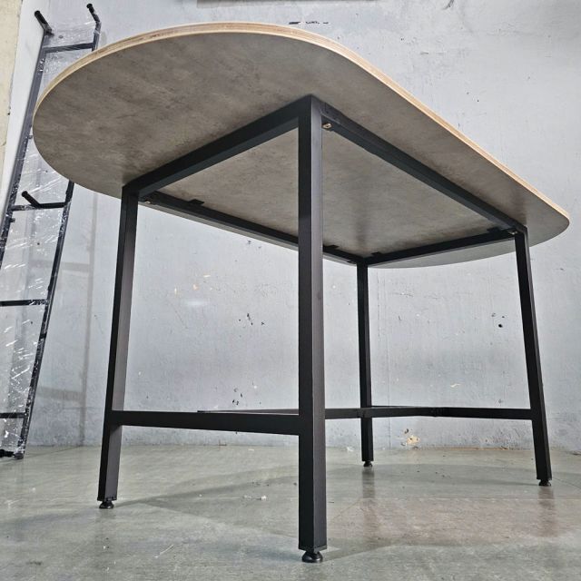 ban-an-Oval-chan-sat-lap-rap-go-plywood-10
