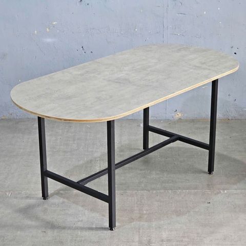 ban-an-Oval-chan-sat-lap-rap-go-plywood-2