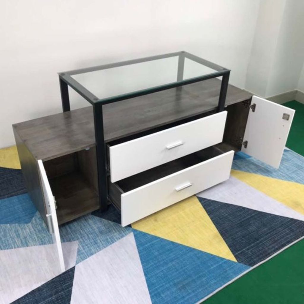 tu-tivi-mat-kinh-01