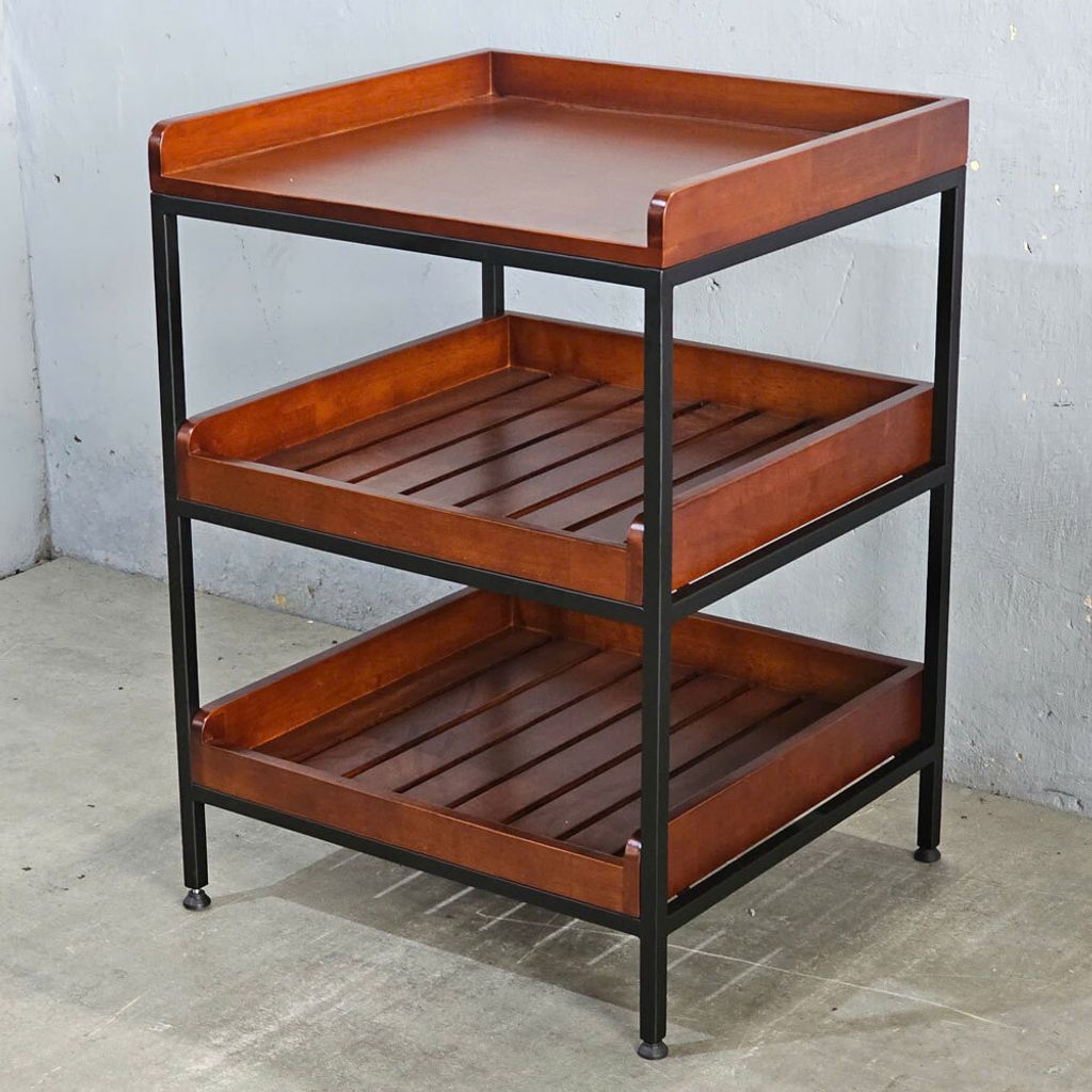 ke-bep-3-tang-go-cao-su-chan-sat-1