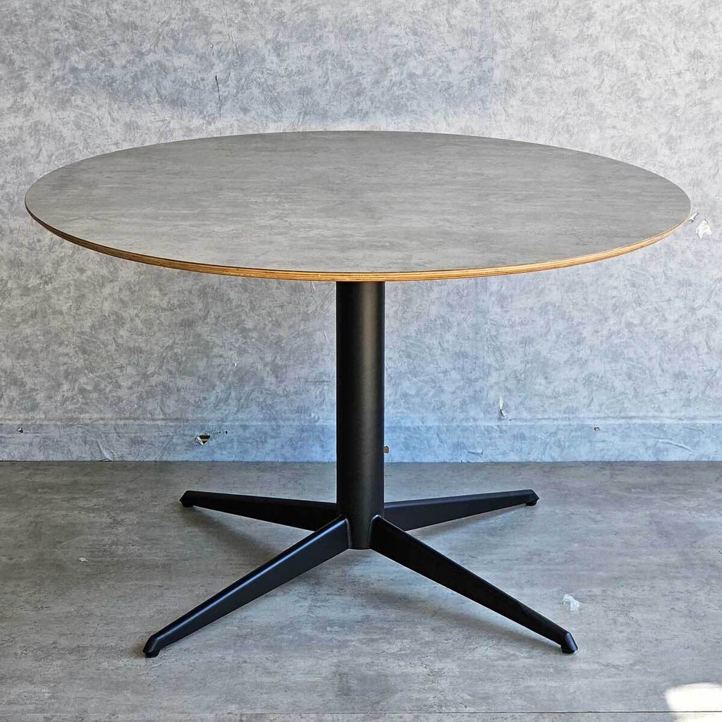 ban-an-tron-120cm-go-plywood-chan-sat-hinh-sao-4