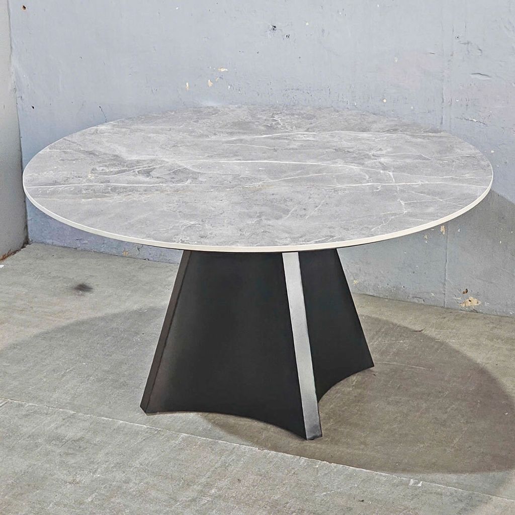 ban-an-tron-140cm-mat-da-chan-sat-2