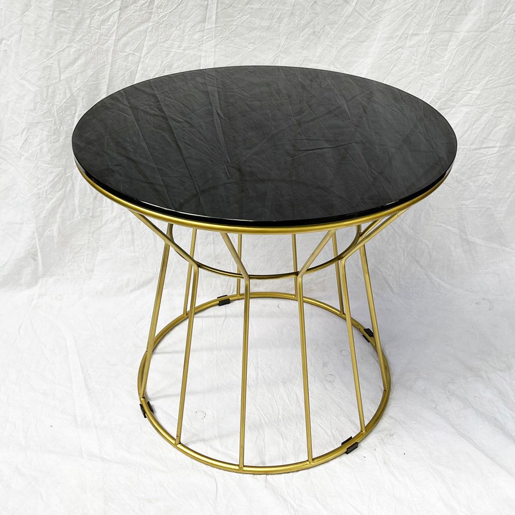 tt68128-ban-sofa-mat-kinh-chan-sat-vang-dong-02