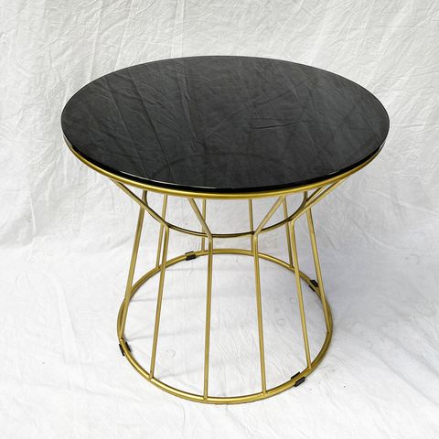 tt68128-ban-sofa-mat-kinh-chan-sat-vang-dong-02