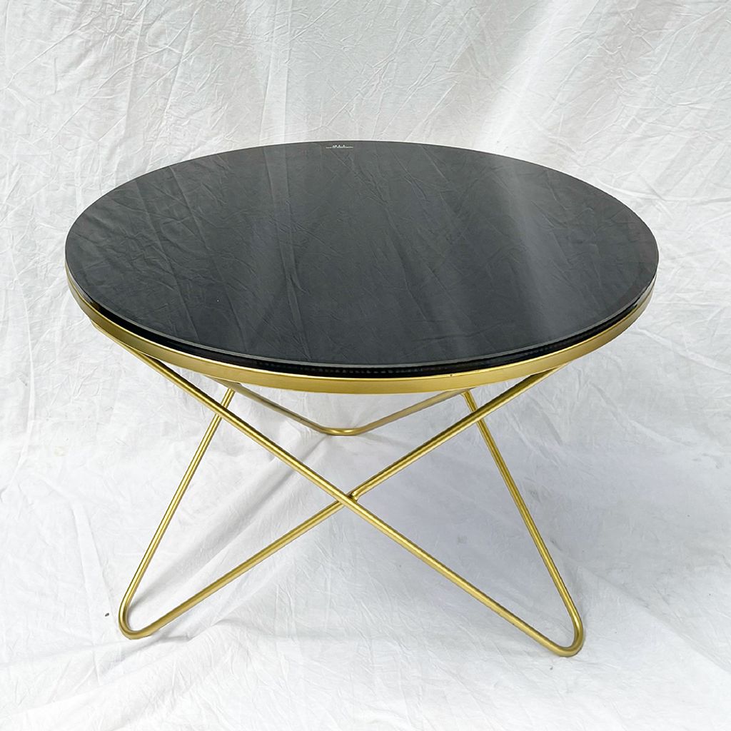 tt68127-ban-sofa-mat-kinh-den-chan-vang-dong-04