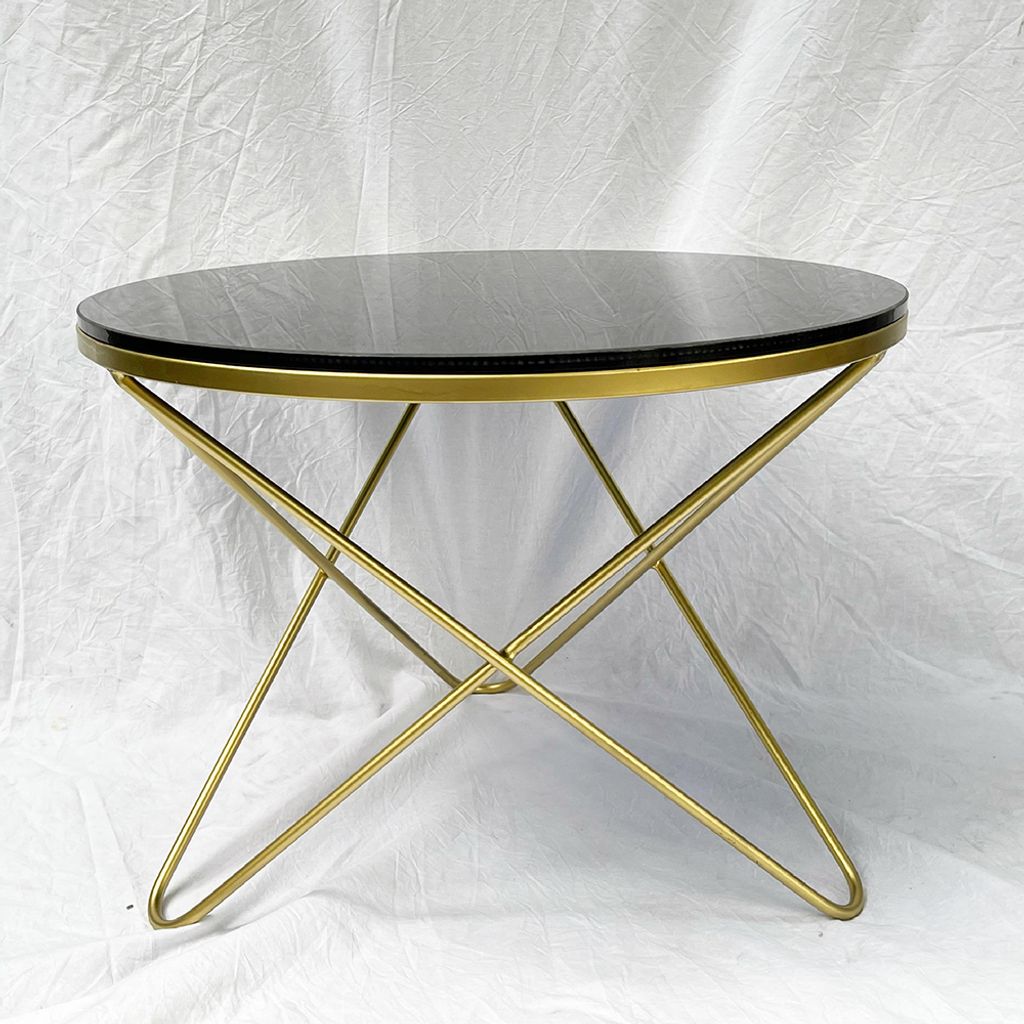 tt68127-ban-sofa-mat-kinh-den-chan-vang-dong-05