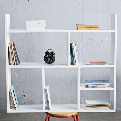 ke-sach-treo-tuong-go-cao-su-3