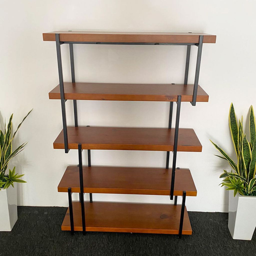 ke-trang-tri-5-tang-go-thong