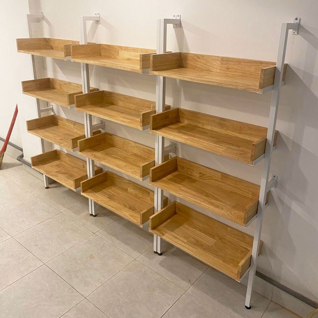 ke-treo-tuong-go-cao-su-khung-sat