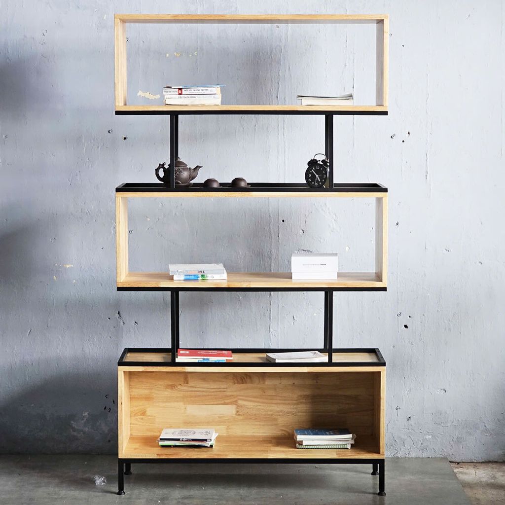 ke-trang-tri-3-tang-khung-sat-go-cao-su-2