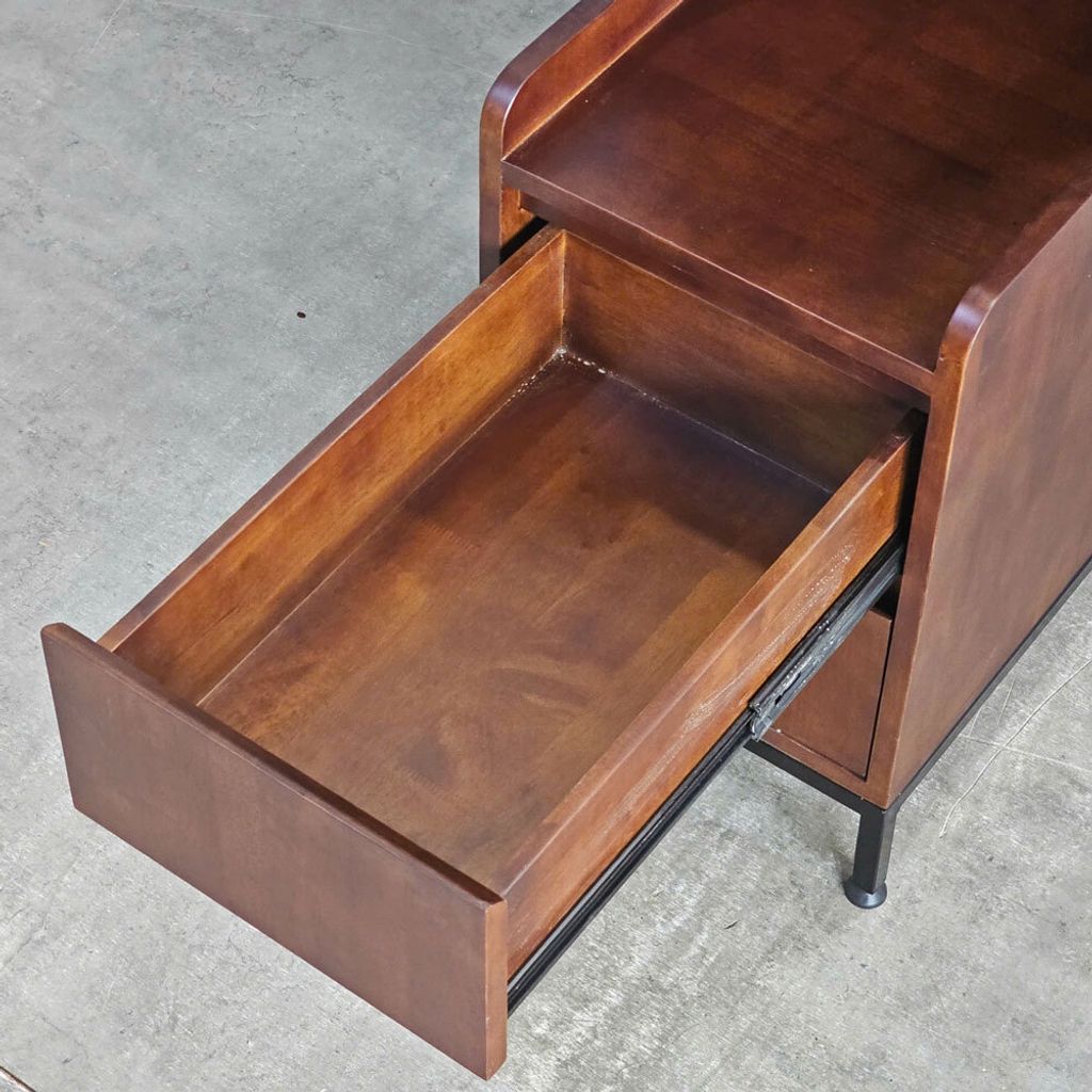 ke-goc-tuong-co-ngan-keo-go-cao-su-6