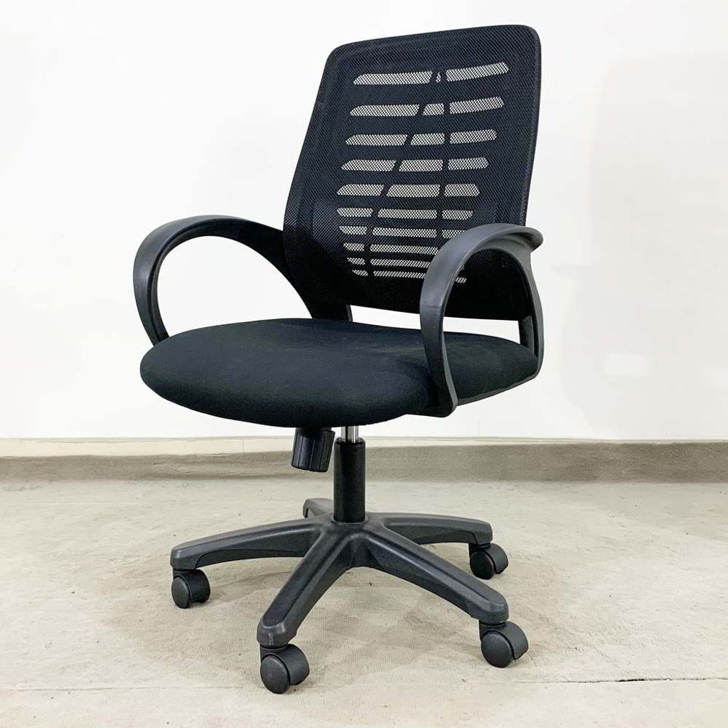 M1018-02-ghe-van-phong-01