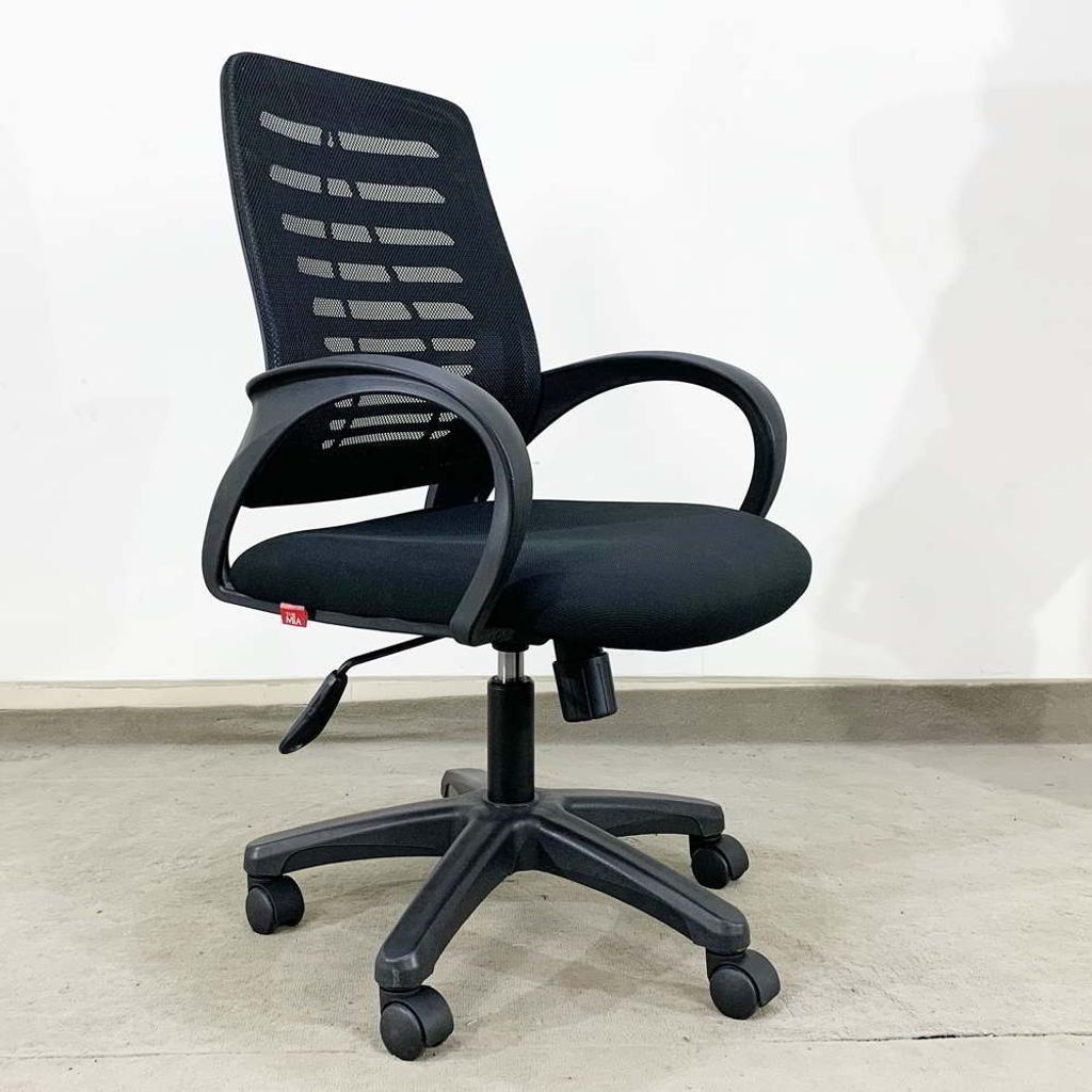 M1018-02-ghe-van-phong-05