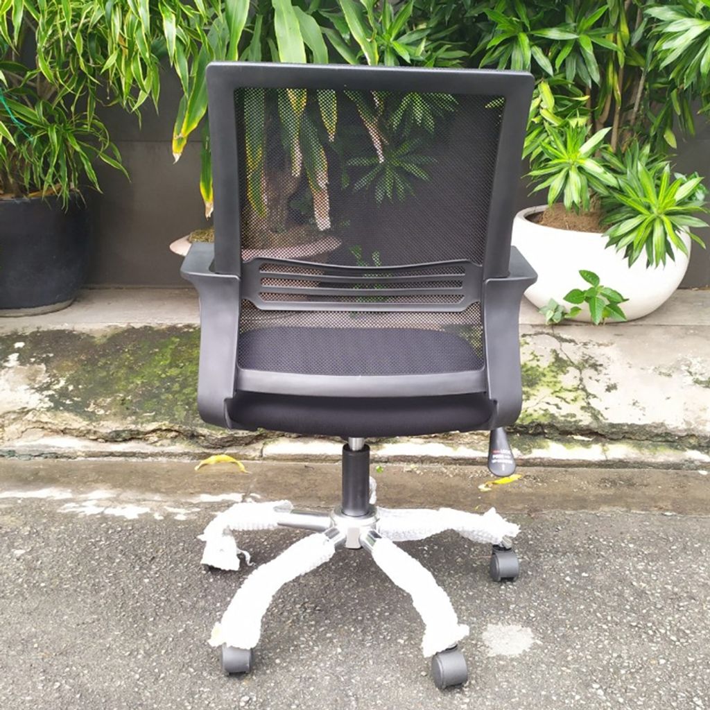 hom1051-01-ghe-van-phong-chan-xoay-02