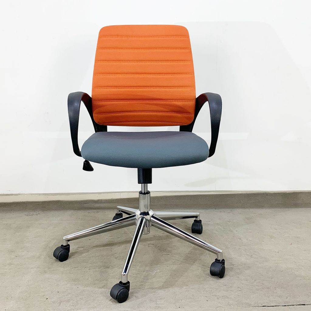 M1018-01-ghe-chan-xoay-inox-01