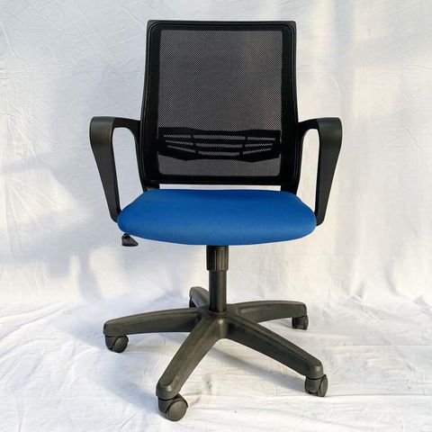 hom1016-02-ghe-vna-phong-chan-xoay-02