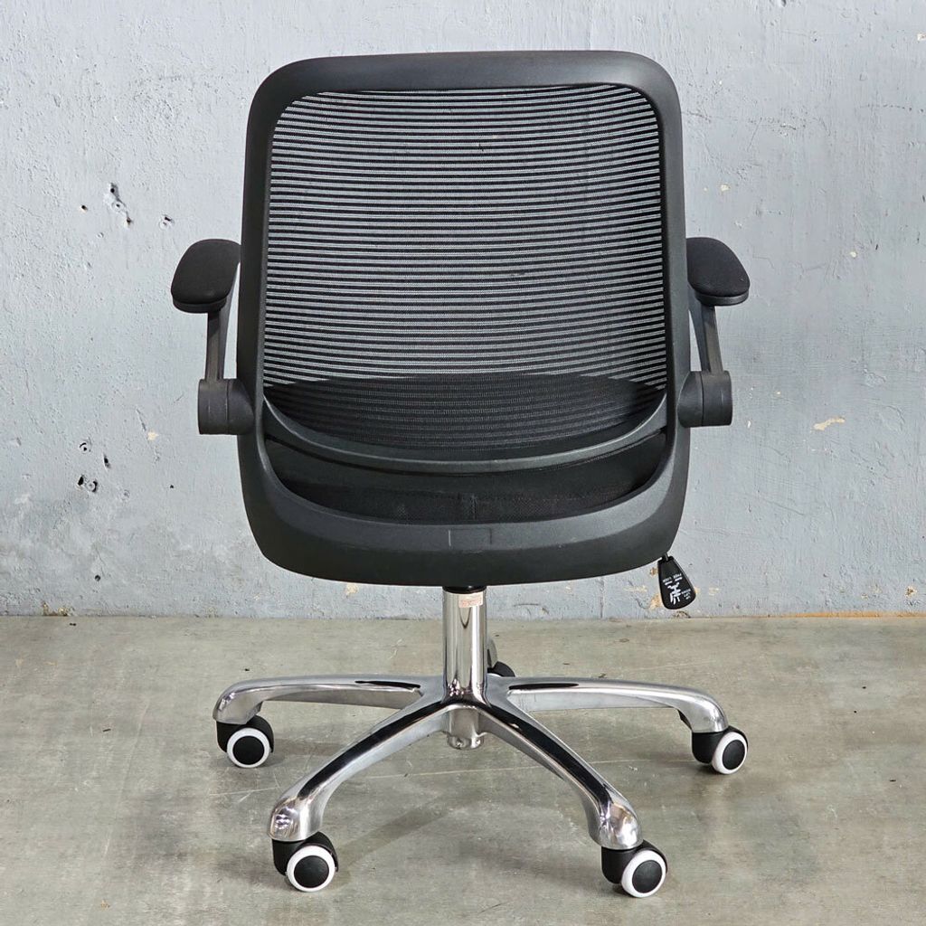 ghe-xoay-van-phong-lung-luoi-tay-gap-7