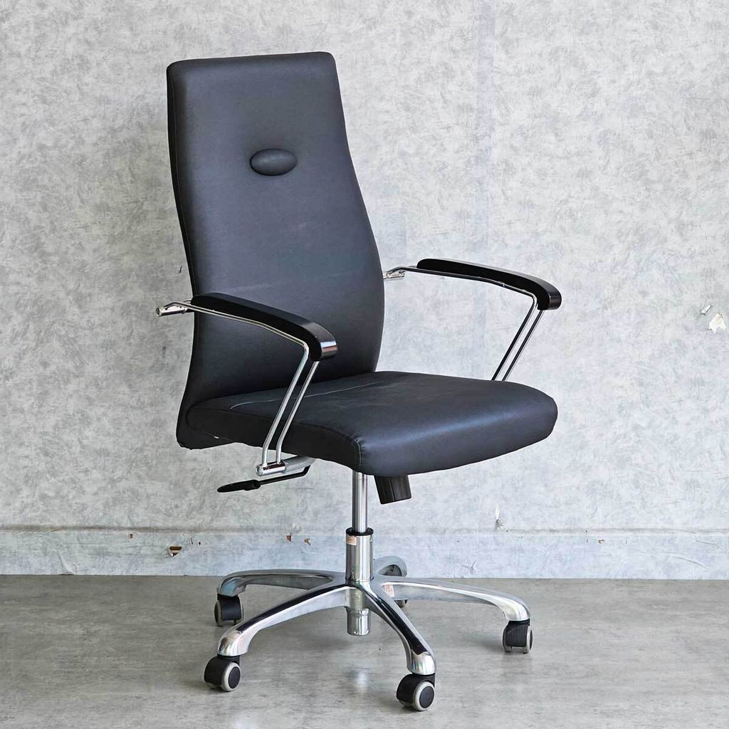 ghe-xoay-van-phong-boc-da-2