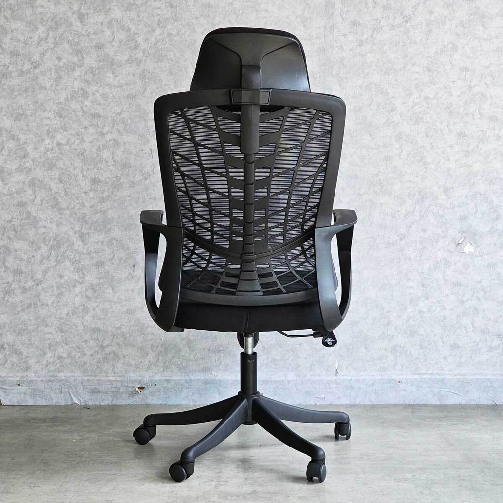 ghe-xoay-van-phong-co-tua-dau-7