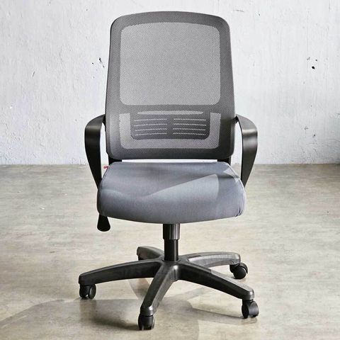 ghe-xoay-van-phong-lung-luoi-boc-nem-vai-3