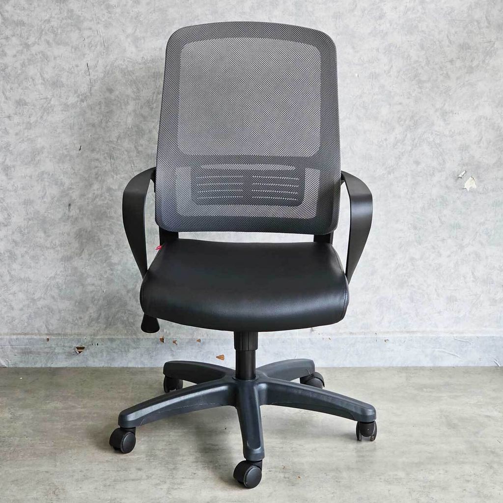 ghe-xoay-van-phong-boc-nem-da-lung-luoi-9