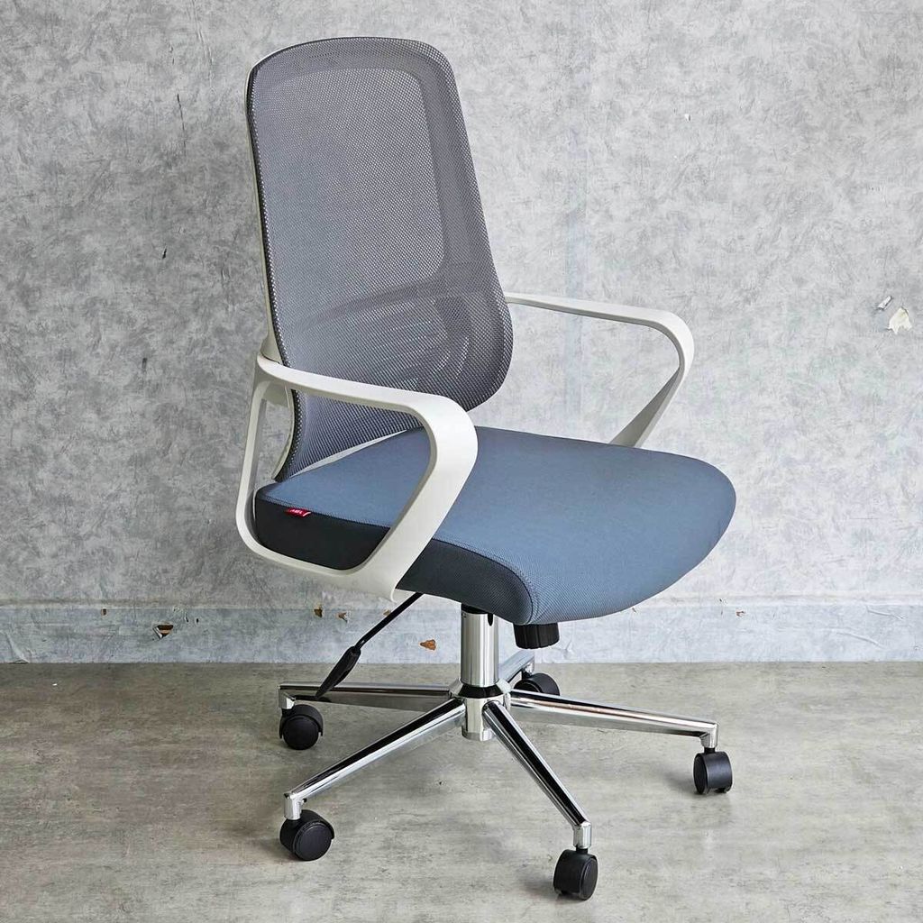 ghe-xoay-van-phong-lung-luoi-boc-nem-3