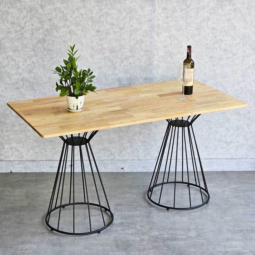 ban-an-chu-nhat-chan-sat-go-cao-su-2