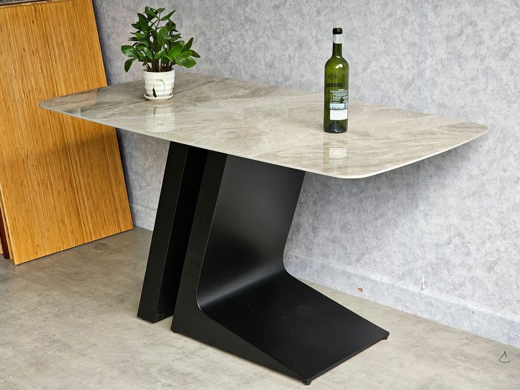 ban-an-chu-nhat-mat-da-ceramic-chan-sat-3