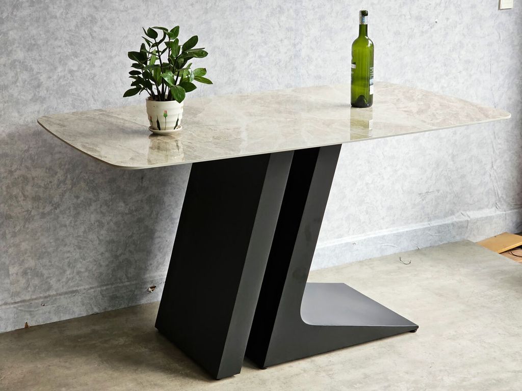 ban-an-chu-nhat-mat-da-ceramic-chan-sat-5