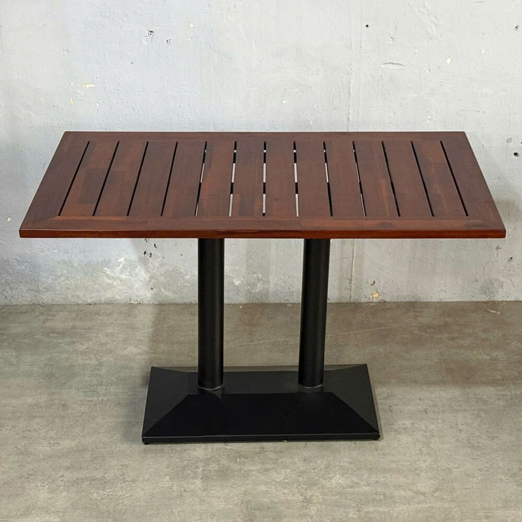 ban-an-ngoai-troi-go-tram-chan-sat-3