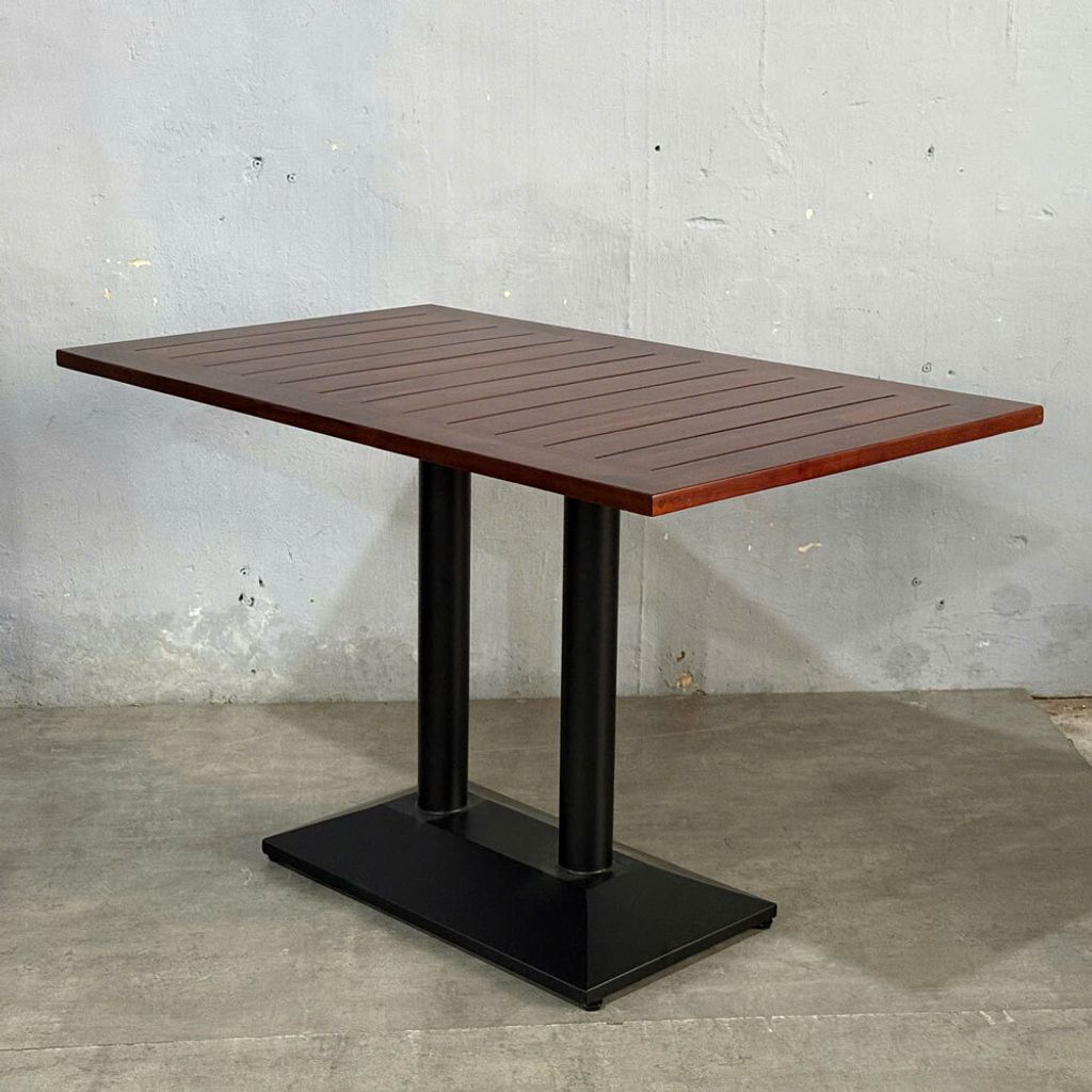 ban-an-ngoai-troi-go-tram-chan-sat-6