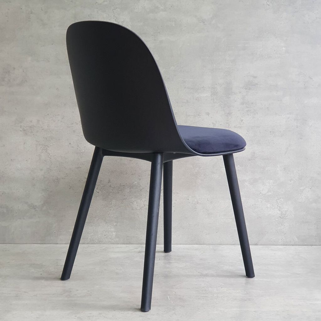 ghe-nhua-co-lot-nem-cao-cap-6