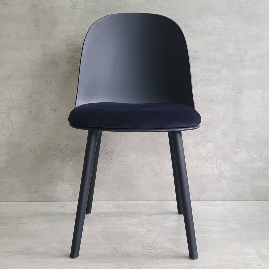 ghe-nhua-co-lot-nem-cao-cap-3