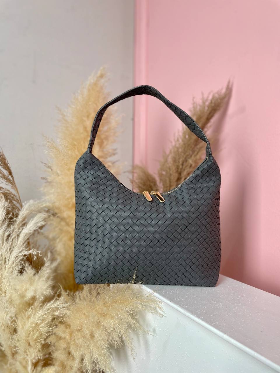 photo_6057800618392358166_y