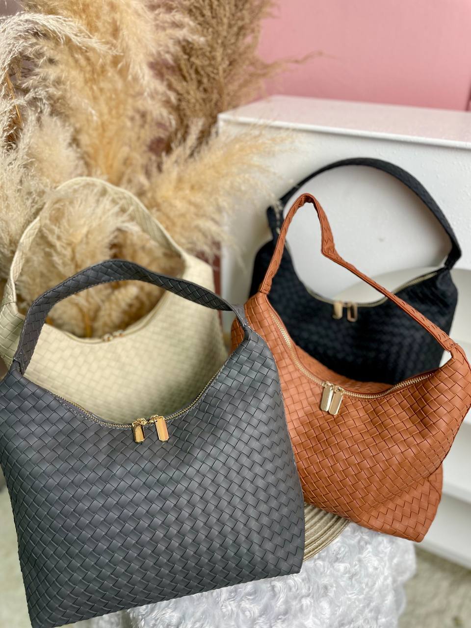 photo_6057800618392358185_y