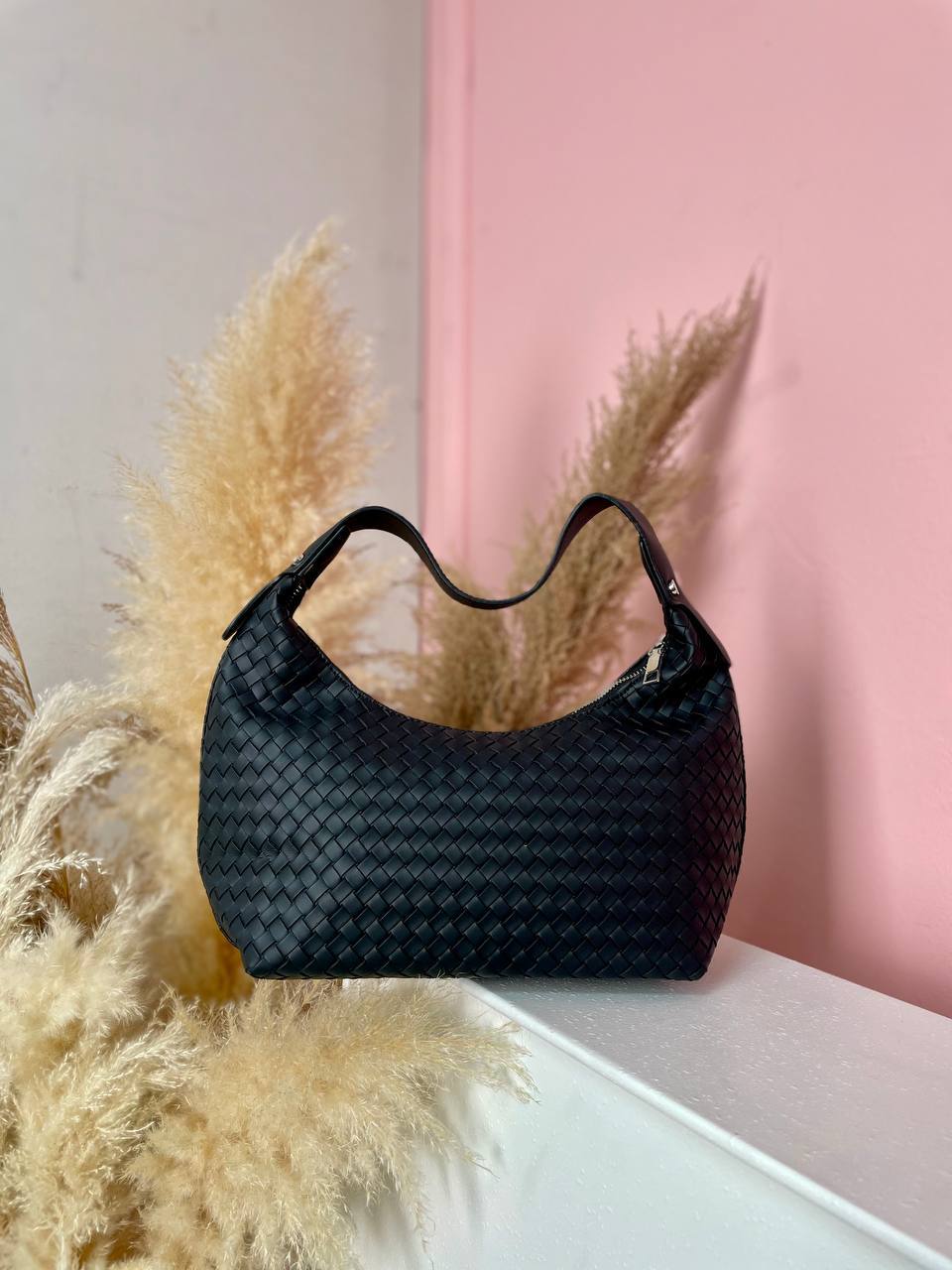 photo_6057800618392358188_y