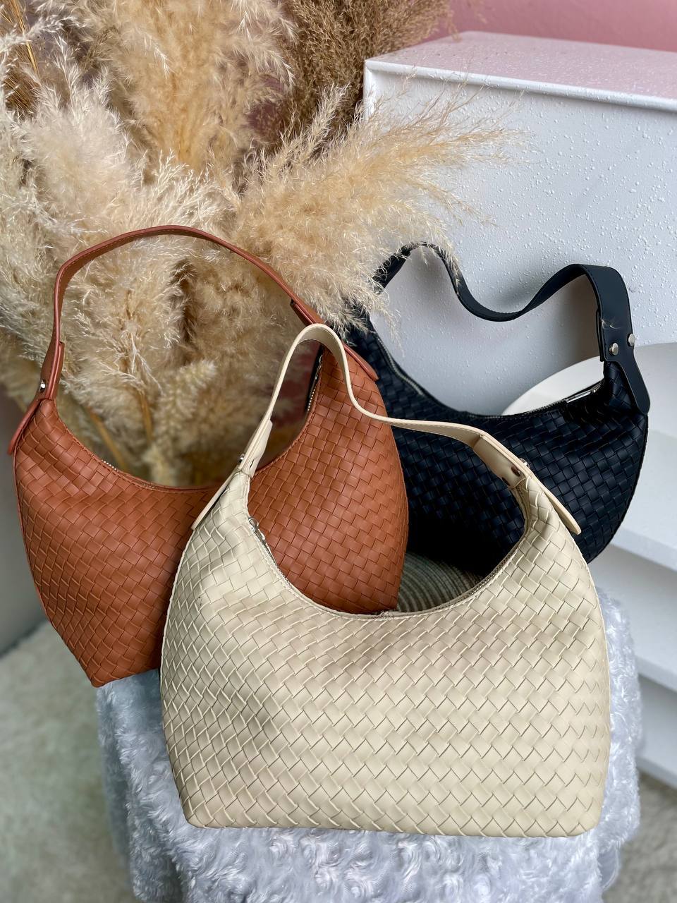 photo_6057800618392358212_y