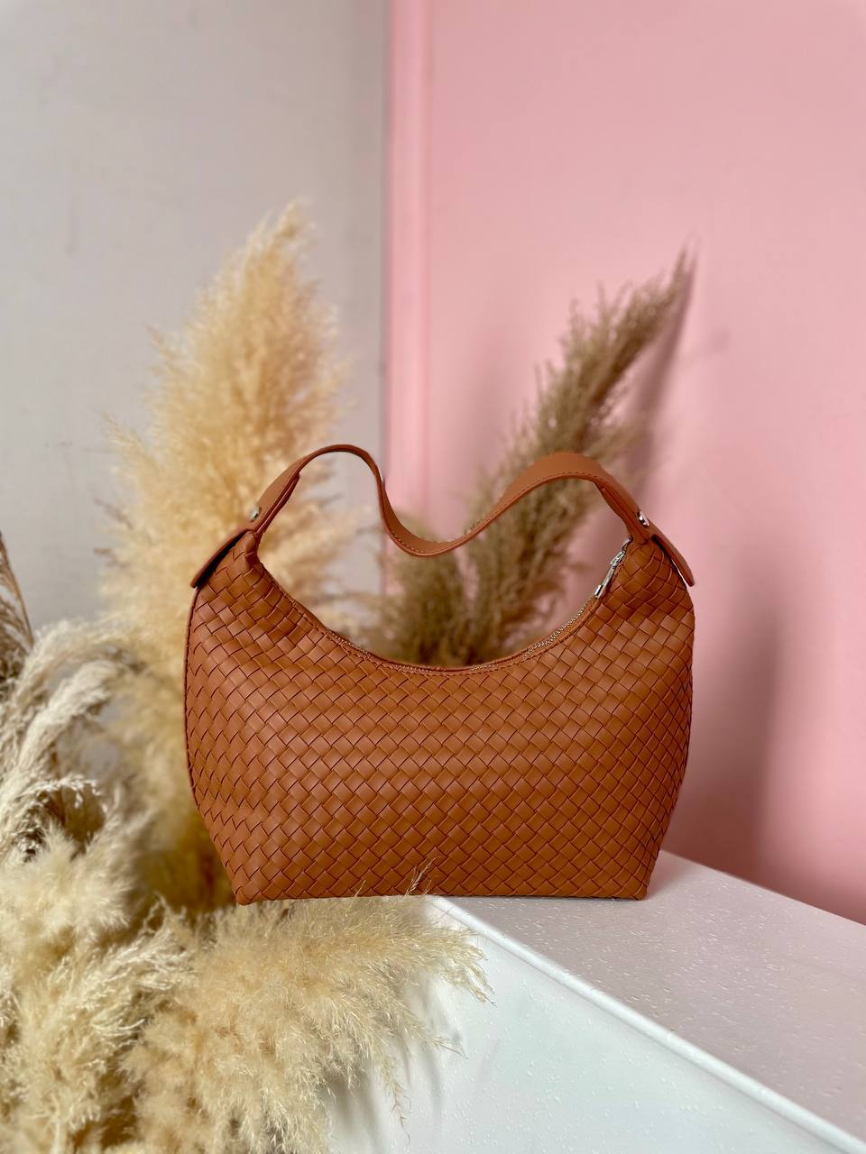 photo_6057800618392358190_y