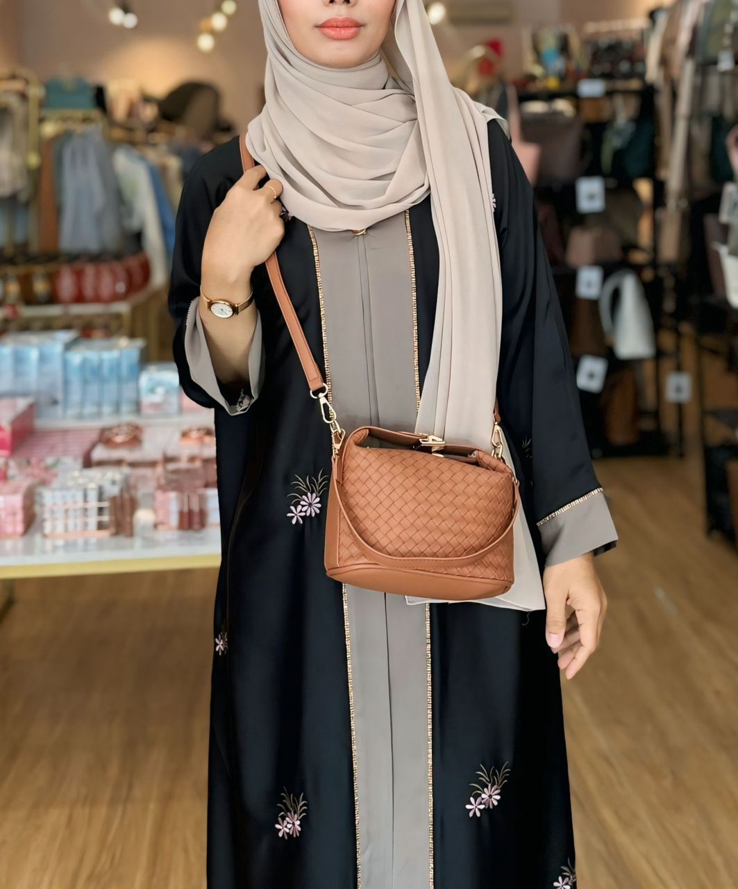 WhatsApp Image 2025-11-11 at 08.37.50 (1)