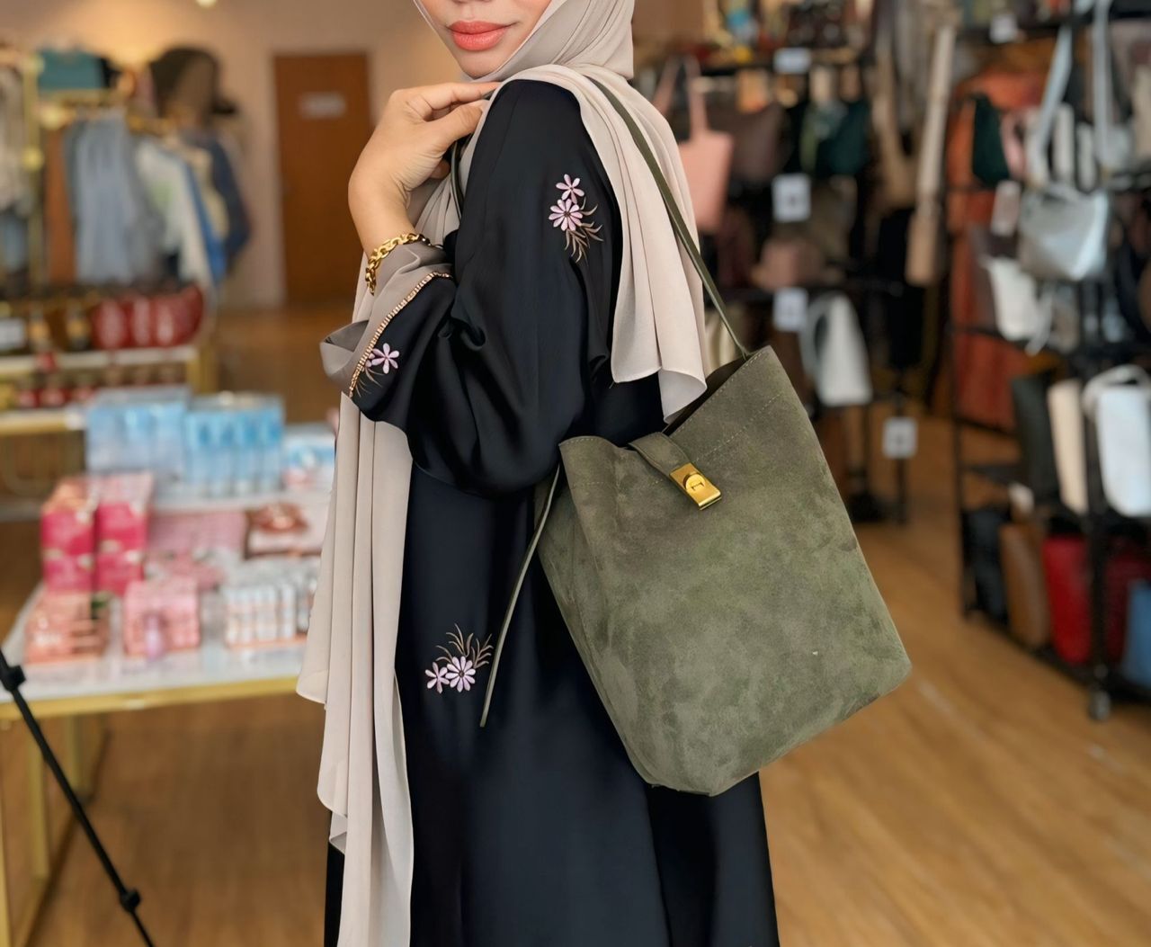 WhatsApp Image 2025-11-11 at 08.37.49